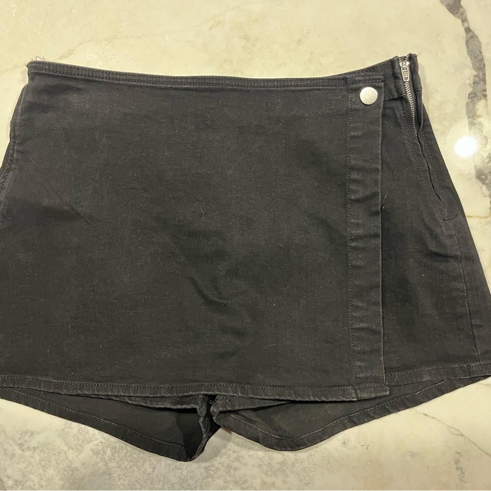 Love Tree Black Wrap-Front Skort